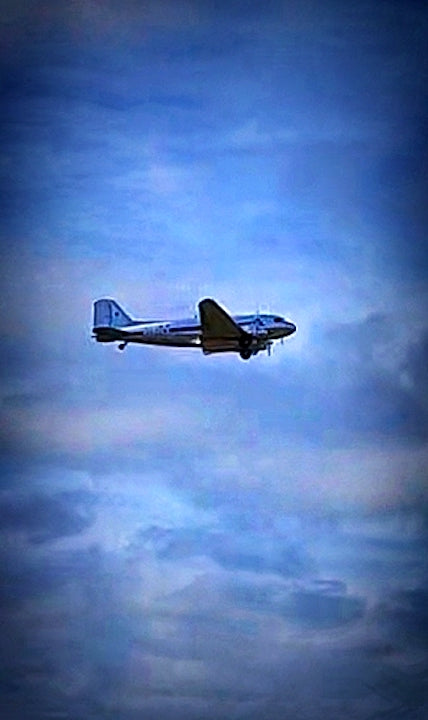 If you’re looking for an all-inclusive, one of a kind experience, Gooney Bird flights to King Island is a perfect choice. Fly with us to King Island on the DC-3, our vintage WWII converted aircraft
